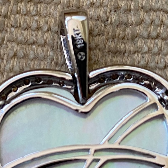 18KT Diamond & Mother Of Pearl Heart Pendant - Picture 4 of 14